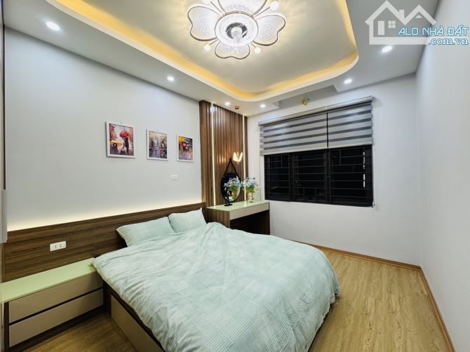 Bán nhà đ.Hoàng Mai, nhà mới 5 tầng, thang máy, 42m2, 7 ngủ rộng - 4