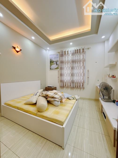 Chủ định cư NN cần bán gấp nhà mới Khánh Hội Q.4 dtst 130m2 chỉ nhỉnh 5T - 5