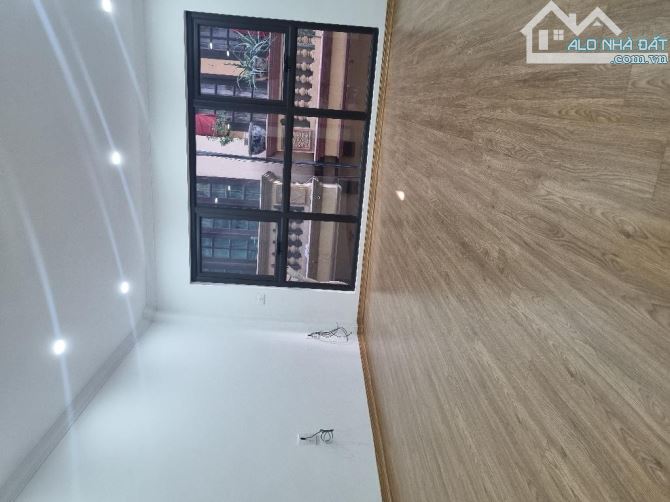 Bán nhà Bát Khối Long Biên lô góc 2 thoáng 41m2, 4 tầng, giá 6 tỷ 3 về ở luôn - 6