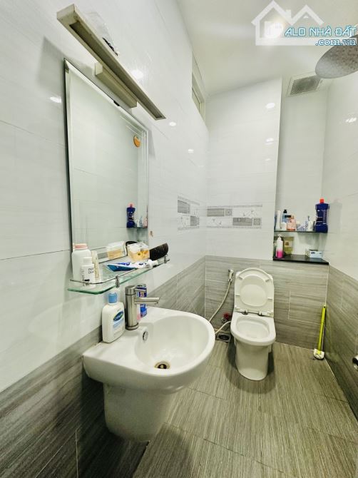 BÁN CĂN NHÀ MỚI 3 TẦNG, 50m2, HẺM XE HƠI 6m, NGAY GẦN EAON TÂN PHÚ , NHỈNH 4 TỶ. - 6