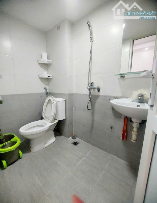 Cho thuê căn hộ CCMN Khương Hạ 60m2, 3 ngủ, 10tr - ô tô đỗ cửa, vào ngay - 6