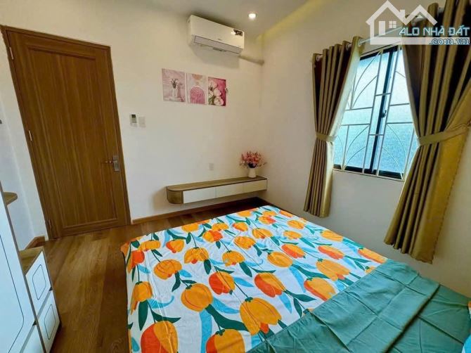 🏫 Chào bán nhà 3 tầng mới đẹp kiệt Lê Duẩn  👉 Dt : 40 m2. Nhà 2 mặt kiệt  giá rẻ 👉 - 7