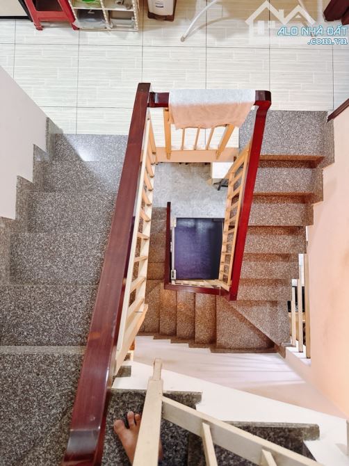 Chủ định cư NN cần bán gấp nhà mới Khánh Hội Q.4 dtst 130m2 chỉ nhỉnh 5T - 8