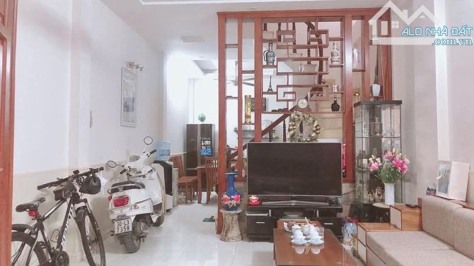 Bán nhà 45m2 mặt ngõ ô tô nhỏ kinh doanh tốt Phố Hoàng Hoa Thám