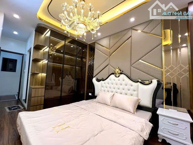 Bán Gấp Nhà Đội Cấn, Ba Đình 4 Tầng, Nội Thất Luxury, 25m Ra Phố, DT 28m2/MT 3m, 5.98 Tỷ