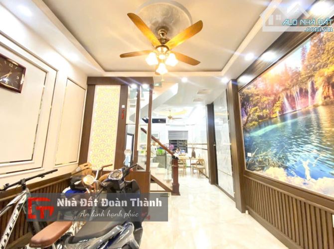 40m2 nhà 4 tầng full nội thất khu phân lô TĐC Sao Sáng, 618 Ngô Gia Tự
