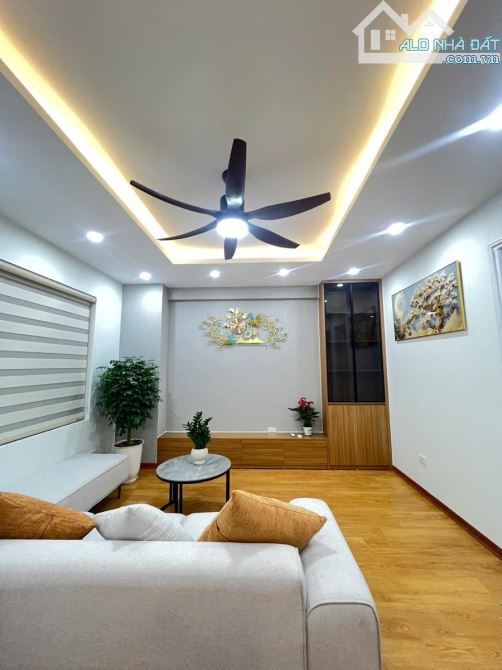 (HIẾM) Bán Chung Cư N07 Trần Quý Kiên, Cầu Giấy, 56m2, Tầng 10, 2PN, giá 4.xx Tỷ