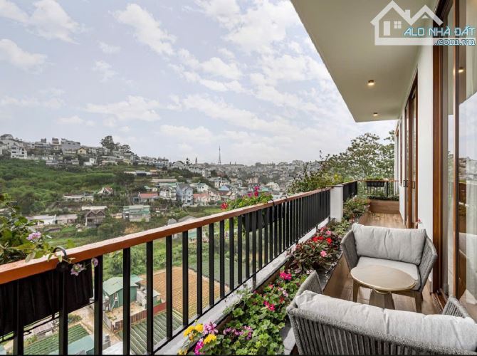 Giảm Giá Bán Nhanh Căn Villa Siêu Hiện Đại Đường Đống Đa. View Thung Lũng Đẹp. Giá 26 Tỷ - 10