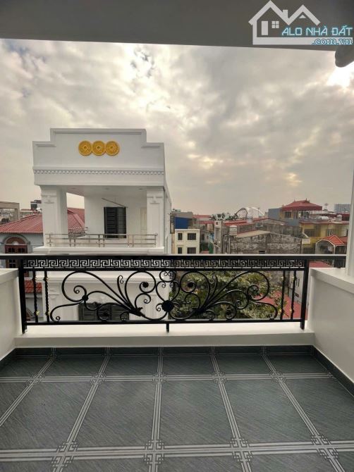 Cho thuê nhà 4 tầng mới xây tại phố Văn Cao, 60m2,4 tầng, 4 ngủ full 13 triệu - 1