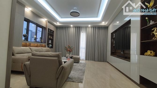 NHÀ ĐẸP HƠN 100M2, 6 tầng - XE 7 CHỖ VÀO NHÀ - THOÁNG TRƯỚC SAU - TẶNG FULL NỘI THẤT - 1