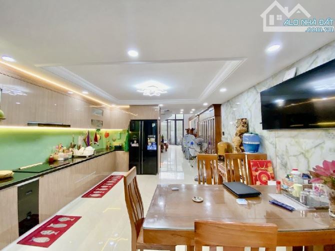 🏠BÁN NHÀ PHẠM VĂN BẠCH.P15.TÂN BÌNH  2MẶT HẺM 7M. 110M2 chỉ Có 13.5 tỷ (TL.)