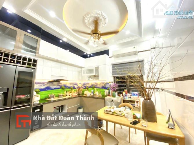 40m2 nhà 4 tầng full nội thất khu phân lô TĐC Sao Sáng, 618 Ngô Gia Tự - 1