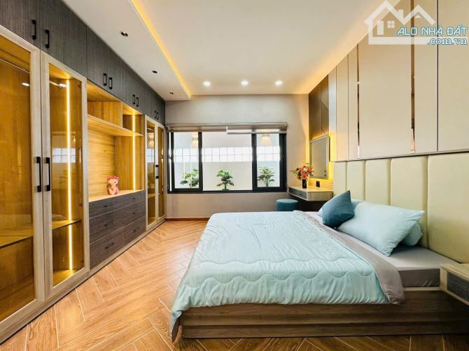 Chỉ 4 tỷ 150 cho căn 65m2 VÕ VĂN TẦN đoạn 2 chiều. Xây 1 trệt 4 lầu, hẻm oto. Có thang máy - 15