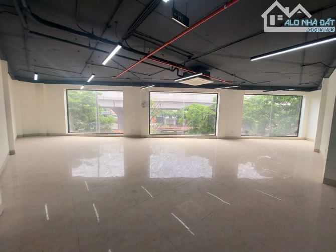 BÁN TÒA VĂN PHÒNG PHẠM VĂN ĐỒNG, HÀ NỘI, MẶT ĐƯỜNG 60M, DT 300M2 THỔ CƯ, 8 TẦNG THÔNG SÀN. - 2