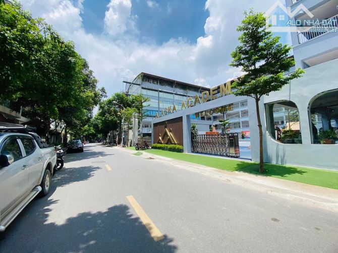 Siêu phẩm biệt thự KĐTM Dịch Vọng, Cầu Giấy, DT 308M, 4T, MT 15M, Giá 95 Tỷ. - 2