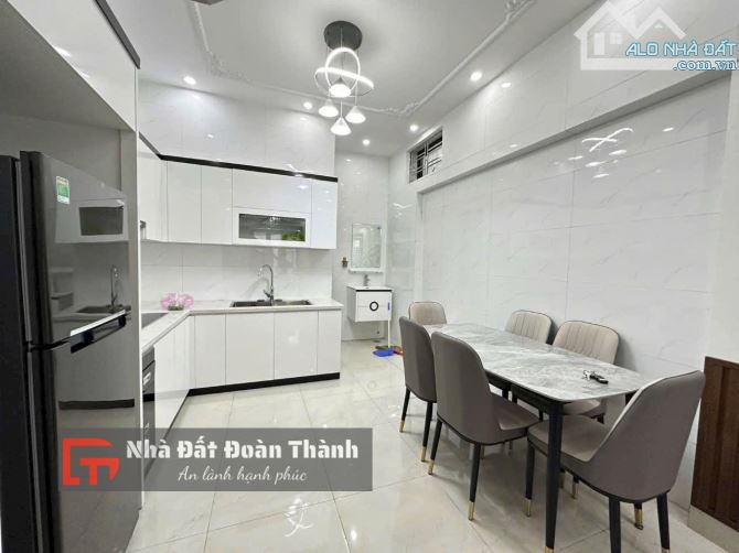 52m2 nhà sân cổng 4 tầng độc lập để lại full nội thất phố Văn Cao - 2