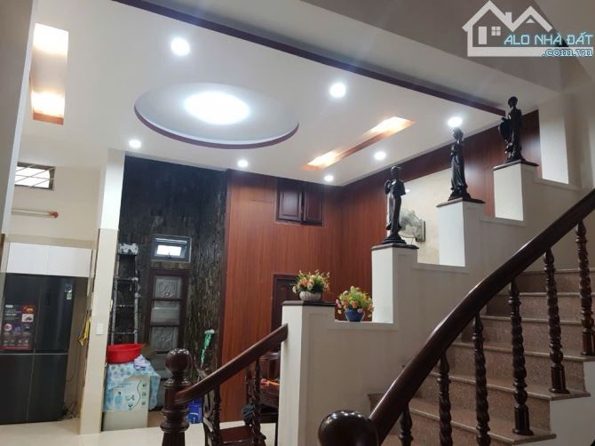 GẤP BÁN TRƯỚC TẾT HẢI CHÂU-ĐÀ NẴNG. NHÀ 4 TẦNG DT 100M2 NGANG 7M GIÁ 9TY X - 2