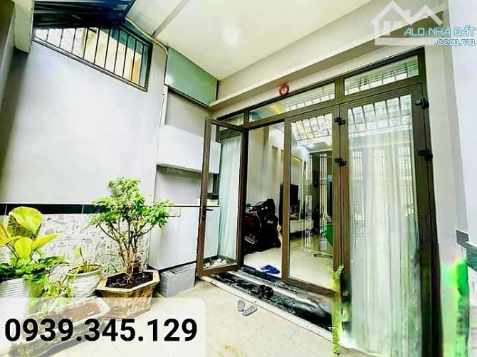 BÁN NHÀ  BÌNH ĐÔNG, QUẬN 8- 3 TẦNG - 60m2- NHỈNH 6 TỶ- KHÔNG QUI HOẠCH - 2