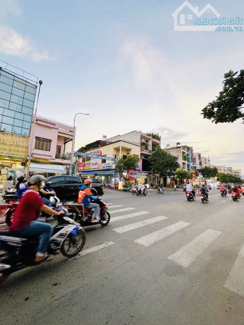 ⛔️CĂN GÓC NHƯ MẶT TIỀN 8M - HẺM CHỢ KD TÂN PHÚ - 66m2 (4.2x16m) - 9. x TỶ - Ng. Sơn - 3