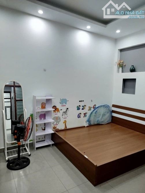 Bán nhà mặt phố An Dương, Tây Hồ 21,5 tỷ, 71m2x3 tầng view đẹp, sổ đỏ vuông đẹp - 3