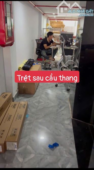 Nhà Mới 4 Lầu Song Hành_Nguyễn Văn Quá_ DT: 450m2 ,Có Thang Máy - 4