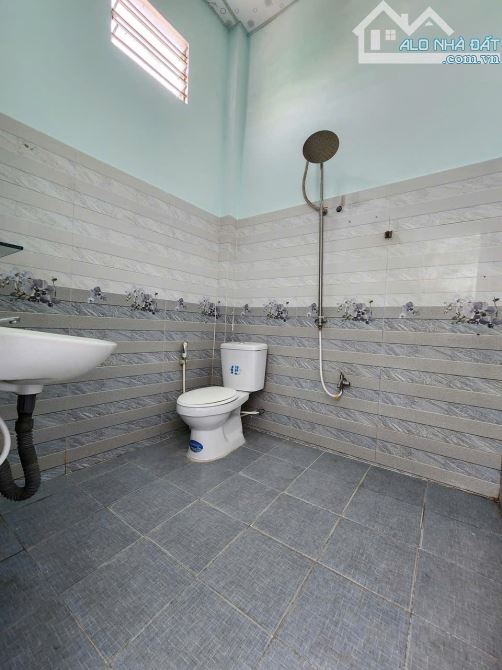 Cần tiền bán gấp căn nhà 94m2, đường Nguyễn Thị Sóc Hóc Môn giá 990 triệu - 4