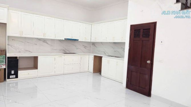 Bán nhà phân lô, vỉa hè, Hoàng Công Mậu Lương DT: 60m x 5 tầng, MT: 5m chào giá: 14,7tỷ - 4