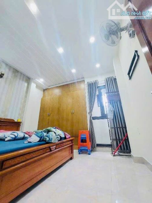BÁN NHÀ 4x15M, 4TẦNG  HƠI THÔNG, HOÀNG BẬT ĐẠT-TÂN BÌNH-7TỶ9 - 5