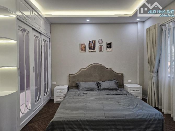 BÁN NHÀ :Ngọc Hồi, 37m2, cấp 5, vị trí đẹp,Gần bến xe Nước ngầm. Hơn 5 tỷ - 5