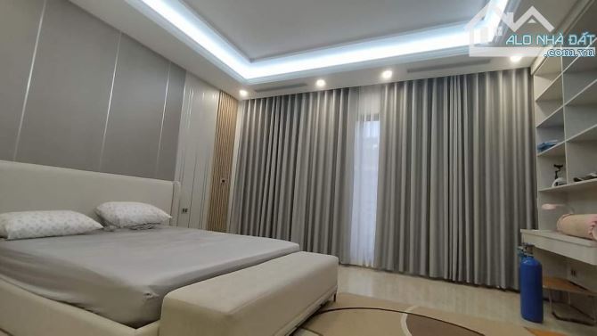 NHÀ ĐẸP HƠN 100M2, 6 tầng - XE 7 CHỖ VÀO NHÀ - THOÁNG TRƯỚC SAU - TẶNG FULL NỘI THẤT - 5