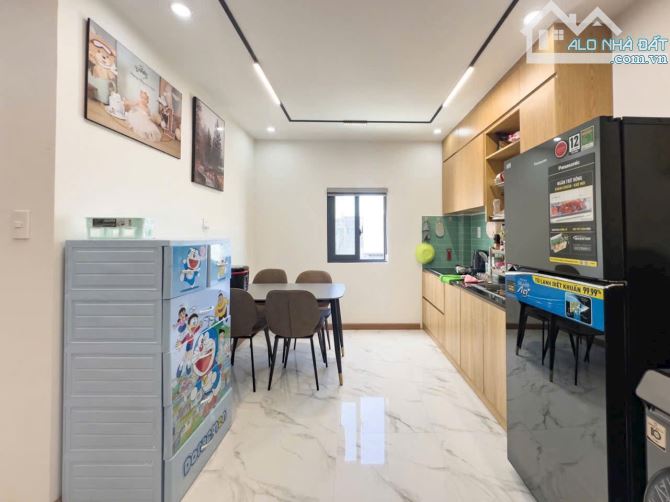 Quận 10 CHDV 15 phòng Full nội thất , DT100m2, tự khai thác 135Tr/tháng, giá chỉ 24.5 tỷ - 5