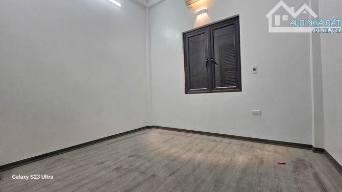 🏡Phân lô Trần Quốc Hoàn 40m2 4 tầng mt 4 mét nhỉnh 13 tỷ 💥💥💥 Ô TÔ VÀO NHÀ, NHÀ MỚI Ở N - 5