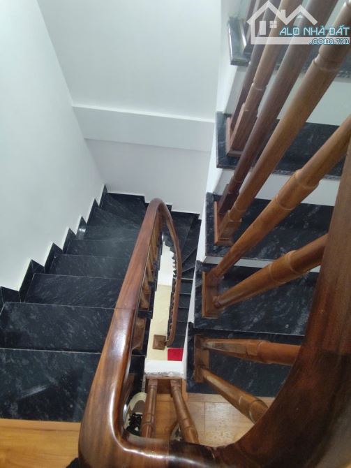 BÁN NHÀ :Tựu liệt, 65m2, 6 tầng, THANG MÁY,vị trí đẹp, cách OTô trách 5m.Hơn 7 tỷ - 6