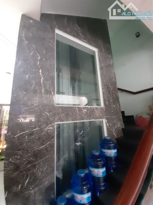 Bán nhà hẻm Dương Bá Trạc Phường 1 Quận 8. Nhà hẻm thông thoáng, nhà đang cho thuê CHDV th - 8