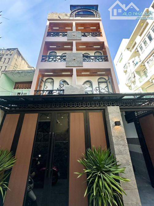 Bán gấp CHDV Quận 10 - 100m2. Ngang gần 6m. 4 Tầng. 15P doanh thu khủng. Giá 24,9 tỷ.