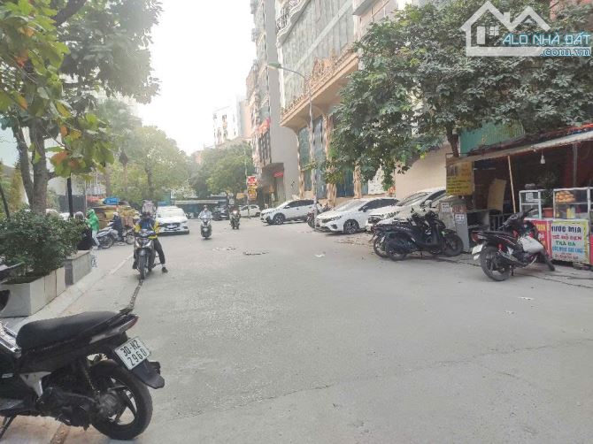 Bán TÒA VĂN PHÒNG , VỈA HÈ ĐÁ BÓNG, THIẾT KẾ HIỆN ĐẠI, THANG MÁY, 92m2 8 tầng giá TT