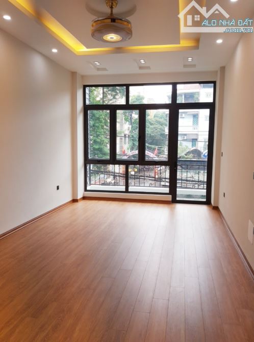 Cho thuê sàn văn phòng ở Hồ Tùng Mậu 60m2,giá 9tr