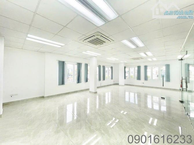 Cho thuê văn phòng Nguyễn Văn Tuyết 120m2 16tr lô góc thoáng đẹp giá cực mềm