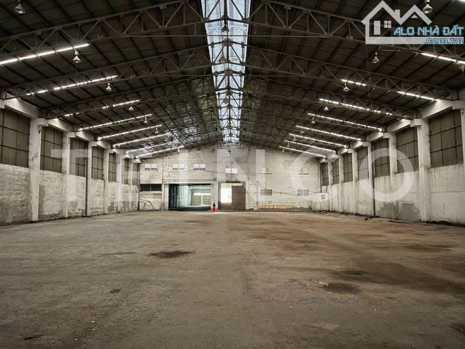 Kho xưởng 2.600m² có PCCC và điện 3 pha, đường Quốc Lộ, lộ Container