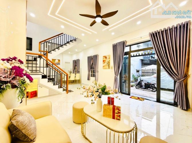 SIÊU PHẨM ĐÓN TẾT - 2 TẦNG - DT 80 M2 (5 x 16), 7 CHỖ ĐẬU CỬA, KHU PL VIP NGUYỄN OANH, GV. - 1