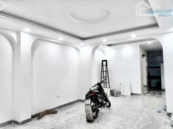 Bán nhà Cầu giấy, DT: 57m2, 8 tầng, MT: 4,5m, giá: 26.5tỷ, Đẳng cấp building 8 tầng. - 1