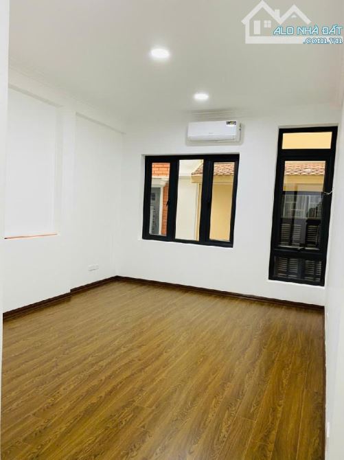 BẮC TỪ LIÊM -MẶT TIỀN RỘNG- KINH DOANH - Ô TÔ VÀO NHÀ - NHÀ HIẾM TRONG TẦM GIÁ - Nhỉnh 5 t - 1
