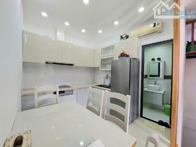 MẶT TIỀN KHU VIP PHÚ NHUẬN ĐƯỜNG NGUYỄN ĐÌNH CHÍNH 40M2-NGANG 5.2M-SỔ HOÀN CÔNG - 1