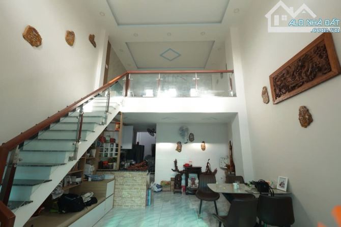 Bán nhà mặt tiền kinh doanh đa ngành, 130m2, 4 tầng, nhỉnh 7Tỷ, Hà Huy Giáp, Thạnh Xuân - 1