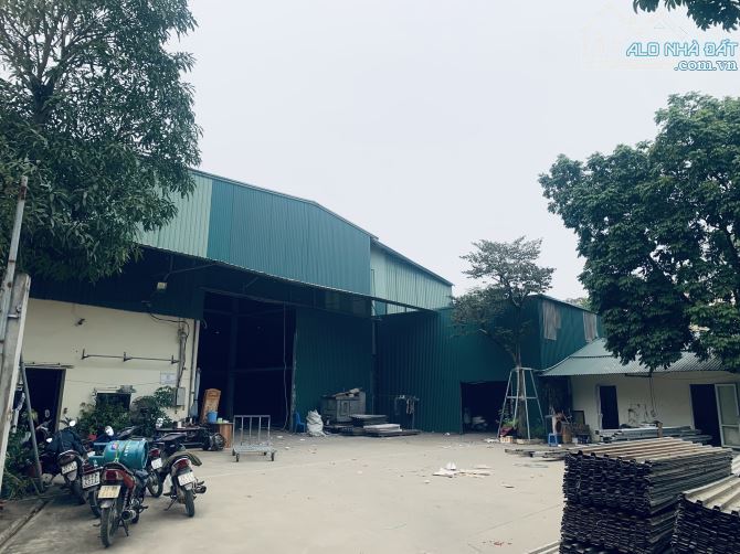 Cho thuê 1300/2000m2 nhà xưởng độc lập gần kcn phú nghĩa - 1