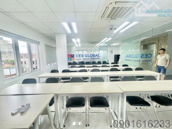 Cho thuê văn phòng Nguyễn Văn Tuyết 120m2 16tr lô góc thoáng đẹp giá cực mềm - 1