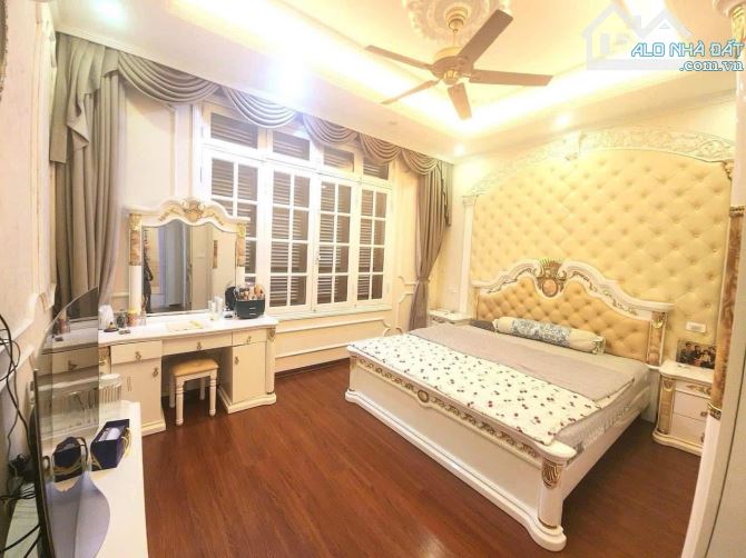 BÁN BIỆT THỰ - 6 TẦNG THANG MÁY - VIEW VƯỜN HOA - FULL NỘI THẤT CAO CẤP. 345m2 - 168 TỶ. - 1