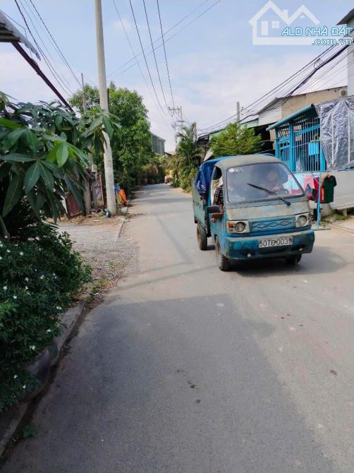 GIẢI CỨU CHỦ NGỘP,GIÁ SIÊU SIÊU RẺ,CHỈ NHỈNH 3 TỶ CÓ NGAY NHÀ MẶT TIỀN ĐƯỜNG SỐ LONG BÌNH. - 1