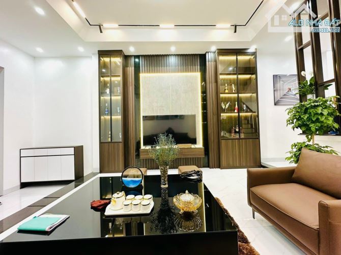 BÁN NHÀ TRẦN QUỐC HOÀN - 40M2 - 14,2 TỶ - PHÂN LÔ - 2 MẶT THOÁNG - KINH DOANH SẦM UẤT - 1