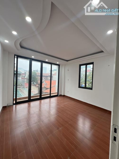 Bán nhà Thuỵ Khuê, DT: 48m2, 5 tầng, giá 12.5tỷ, nhà đẹp ở luôn. - 2